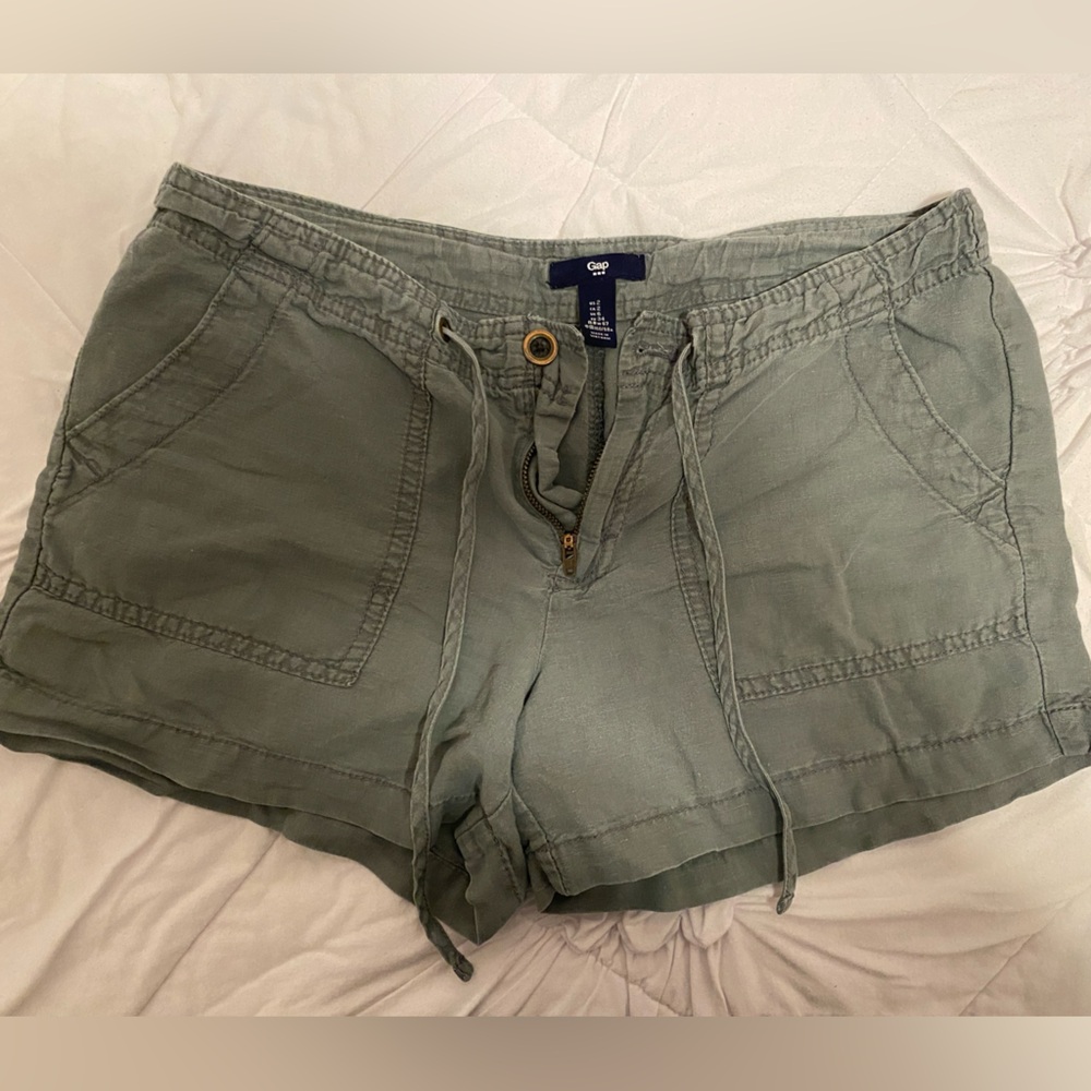 GAP Green Cargo Shorts with Classic Fit